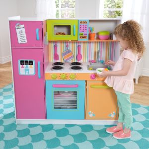 Deluxe Big and Bright Kitchen